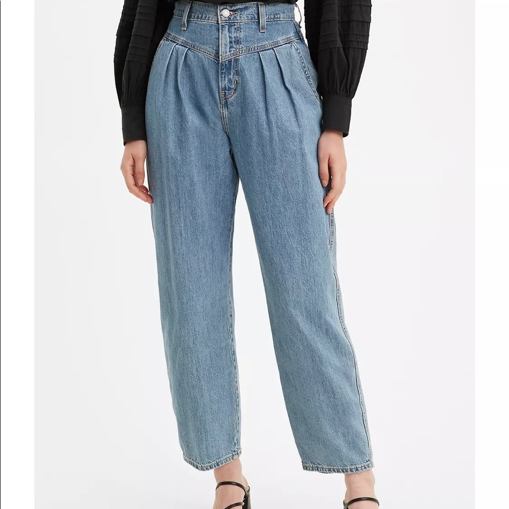 Levi’s 80s balloon leg jeans💙